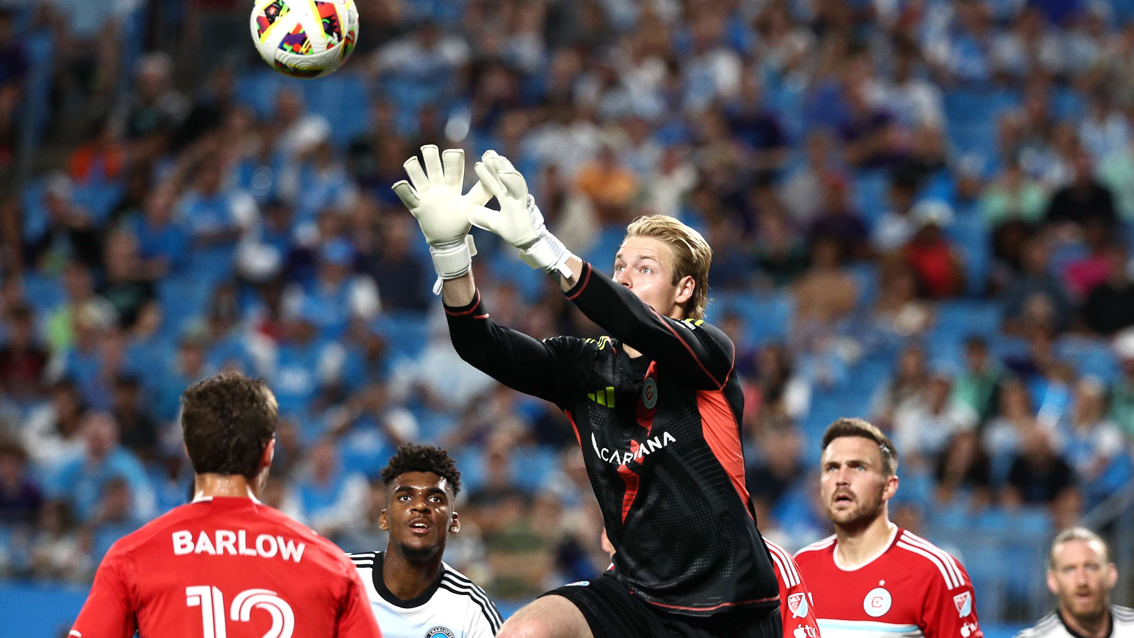 天津女排受 天津女排受